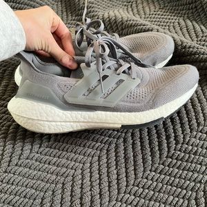 Adidas ultraBoost—Hardly worn! Men’s size 7 (women’s size 8-8.5)